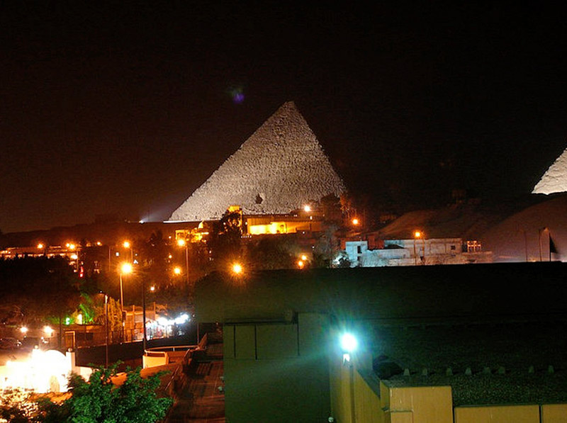 las-pirámides-de-Guiza-Egipto 2